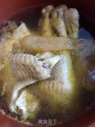 "good Soup for Runzao" Ganoderma, Bamboo Fungus and Rooster Soup recipe