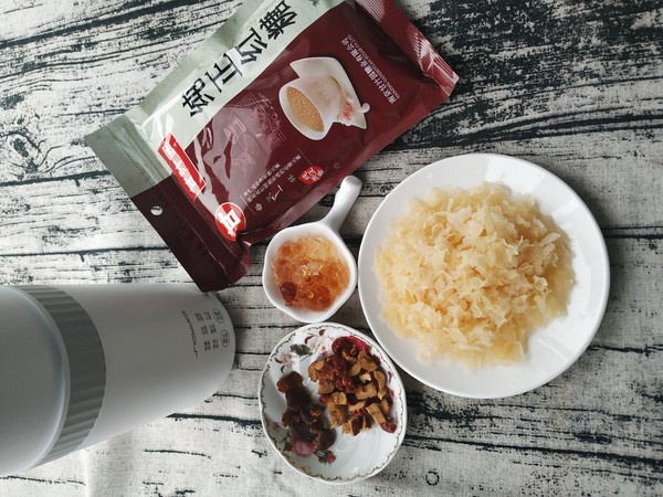 Affordable Beauty and Beauty: Brown Sugar, White Fungus, Red Dates, Peach Gum, Longan recipe