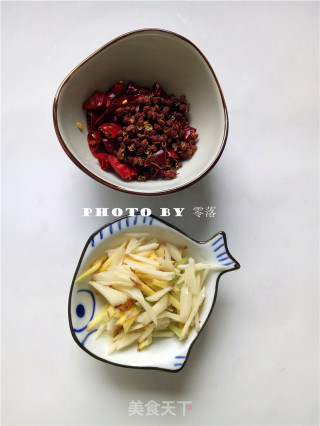Stir Fried Fungus with Cabbage recipe