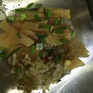 Jellyfish with Sauce and Radish recipe