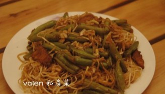 Stir-fried Pork Noodles with Beans recipe