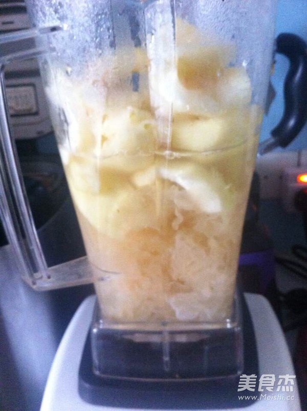 Pear and Tremella Juice recipe