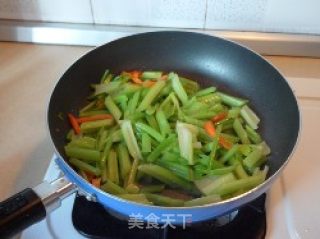 Fried Shrimp with Celery recipe