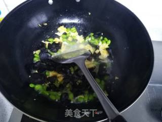 Fried Edamame with Fungus and Egg recipe