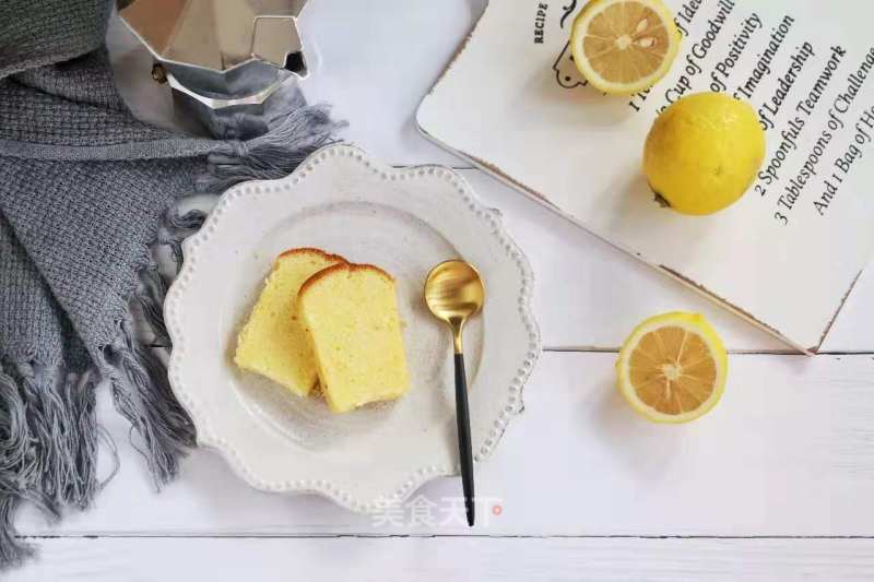Refreshing Lemon Pound Cake
