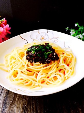 Pasta with Spicy Beef Sauce recipe