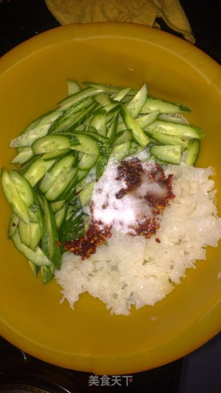 Cucumber with Tremella recipe