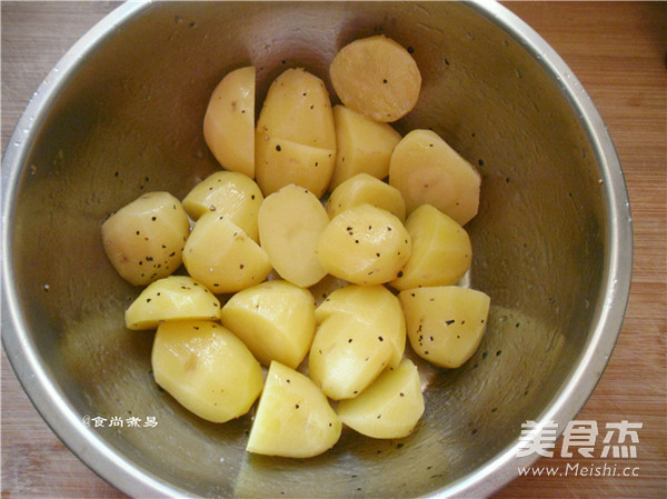 Roasted Potatoes with Black Pepper recipe