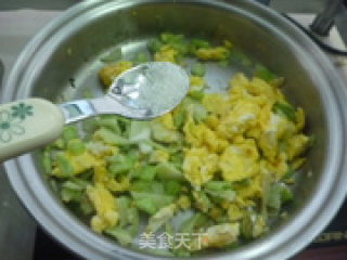 Scrambled Eggs with Broccoli Stem recipe