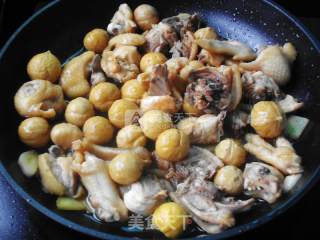 Chestnut Chicken Claypot recipe