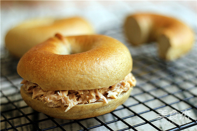 Tuna and Bagel Sandwich recipe