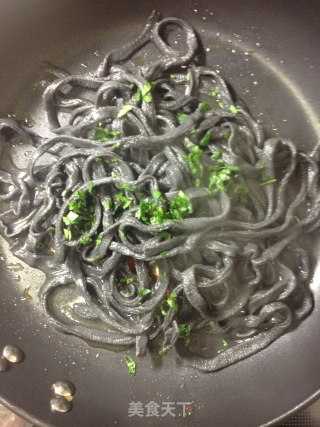 Italian Black Pearl Noodles with Garlic Pepper (one of The Series) [traditional Italian Noodles] Freshly Tasted recipe