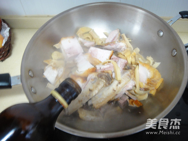 Go Oily Pork and Roast Dried Bamboo Shoots recipe