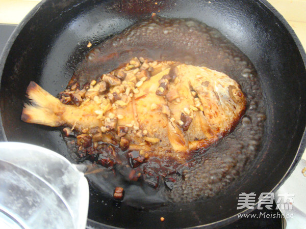 Braised Pomfret with Mushrooms recipe