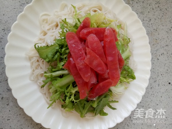 Bitter Chrysanthemum Sausage Noodles recipe