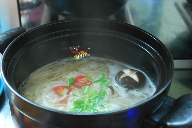 Noodles with Scallops and Abalone Sauce recipe