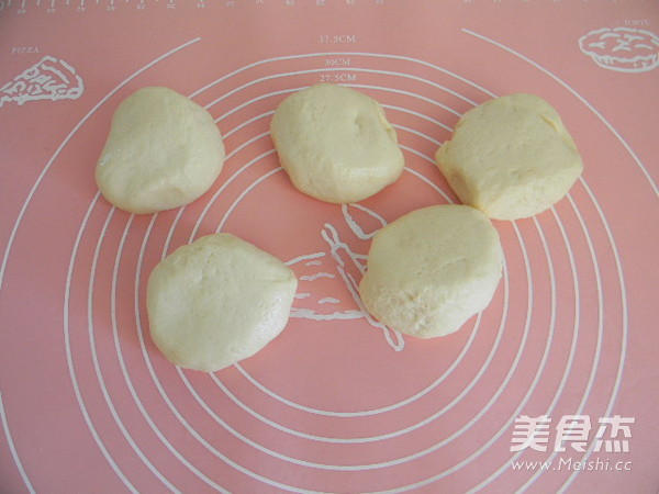Peking Nut Candy Horseshoe recipe