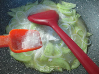 Boiled Bee Hoon with Salted Duck Egg and Cucumber recipe