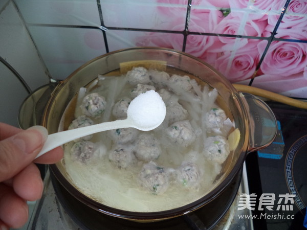 White Radish Fish Ball Soup recipe