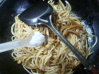 Fried Noodles with Golden Needle Mushroom and Rice White recipe