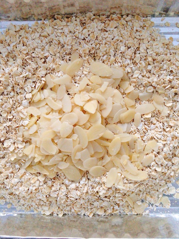 Almond Oatmeal Energy Bars recipe