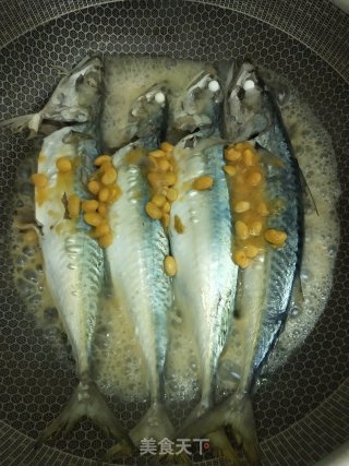 Mackerel with Bean Sauce recipe