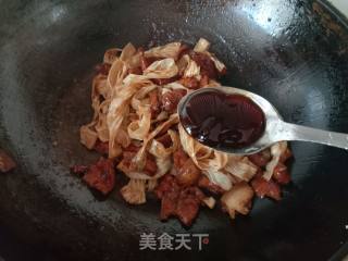 Fried Pork with Dried Tofu Skin recipe