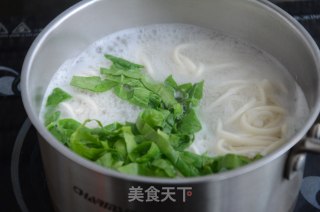 Pork Noodles in Clear Soup recipe