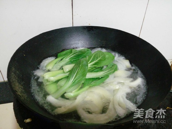 Old Cucumber Vermicelli Fungus Soup recipe