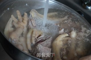 Chicken Feet with Peanuts and Black Eyebrow Beans recipe