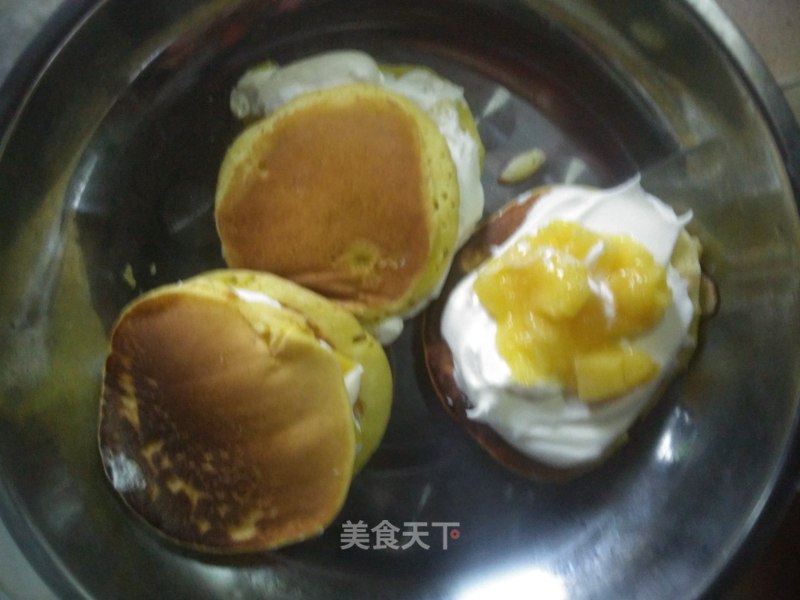 Dorayaki with Mango Cream Filling recipe