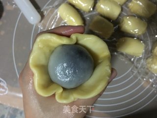 Egg Yolk Cake with Xue Mei Niang recipe