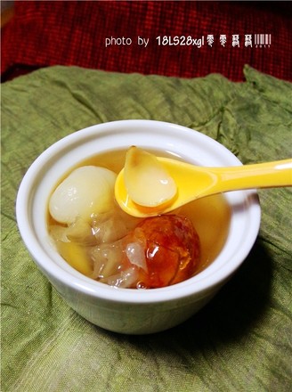 Longan, Red Date and White Fungus Soup recipe