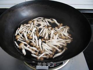 Stir-fried Beef with Fresh Mushrooms recipe