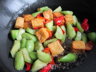 Loofah Fried Tofu recipe