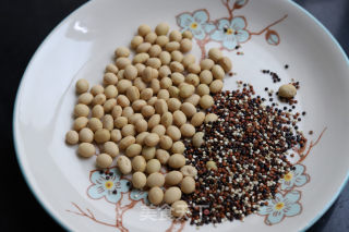 Tricolor Quinoa Soy Milk recipe