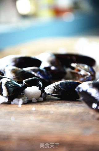Blue Mussels Cooked in Rum Butter recipe