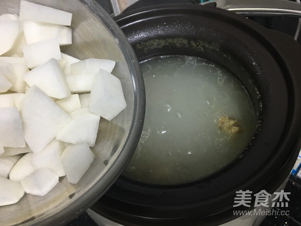 White Radish Bone Soup recipe