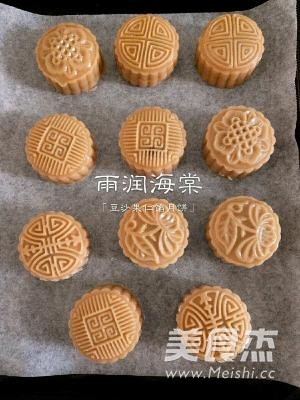 Mooncakes with Bean Paste and Nut Filling recipe