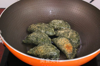 #春食野菜香# Aiqing Pickled Cabbage Fried Dumplings recipe