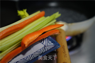 Lightly Raised Seasonal Vegetable Sushi recipe