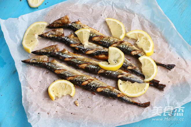 Grilled Saury with Lemon recipe