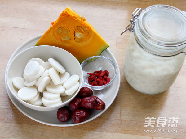 Pumpkin, Red Dates, Rice Wine and Rice Cake Soup recipe