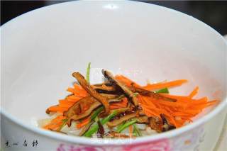 Su Xin Jujing Serves Iced Colorful Enoki Mushrooms recipe