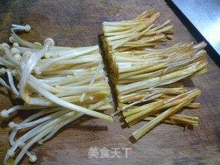 Stir-fried Rice Cake with Green Vegetable and Enoki Mushroom recipe