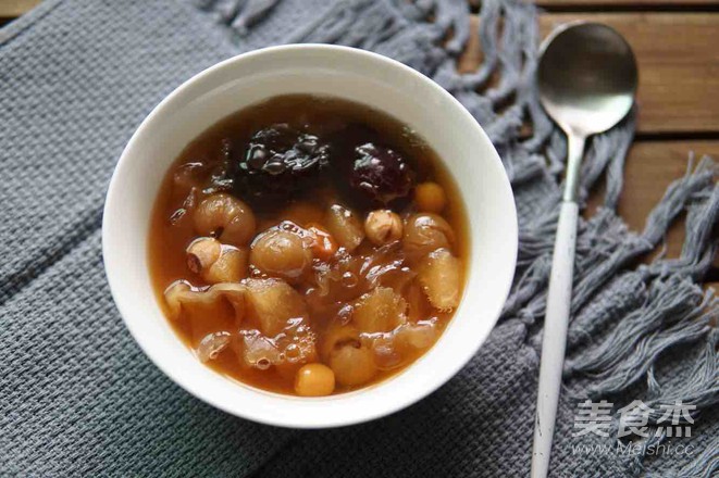 Sydney White Fungus and Lotus Seed Soup recipe