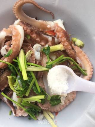 Octopus Mixed with Ginger recipe