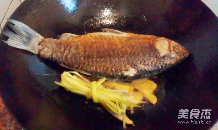 Spicy Roasted Crucian Carp recipe