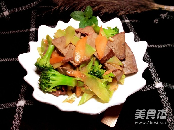 Stir-fried Pork Liver with Broccoli recipe