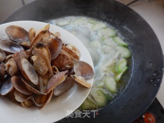 Flower Clam Loofah Soup recipe